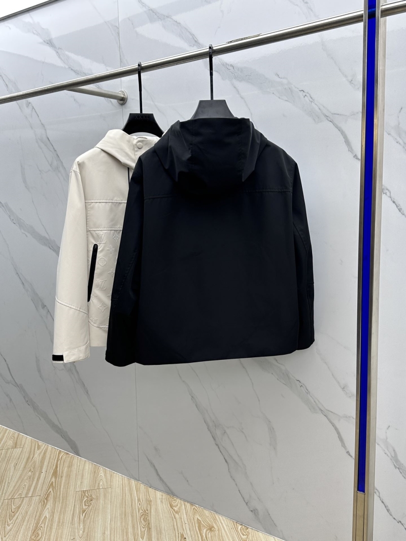 l0vis Vvtt0n outwear